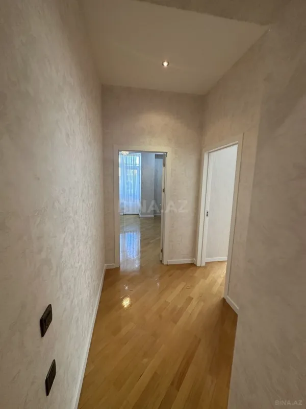 Satılır 3 otaqlı mənzil 138 m²