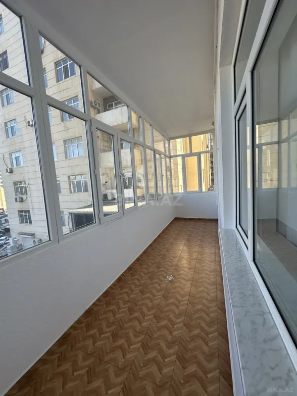 Satılır 3 otaqlı mənzil 138 m²