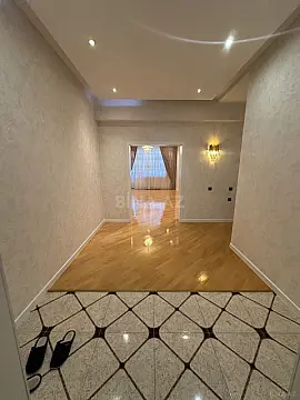 Satılır 3 otaqlı mənzil 138 m²