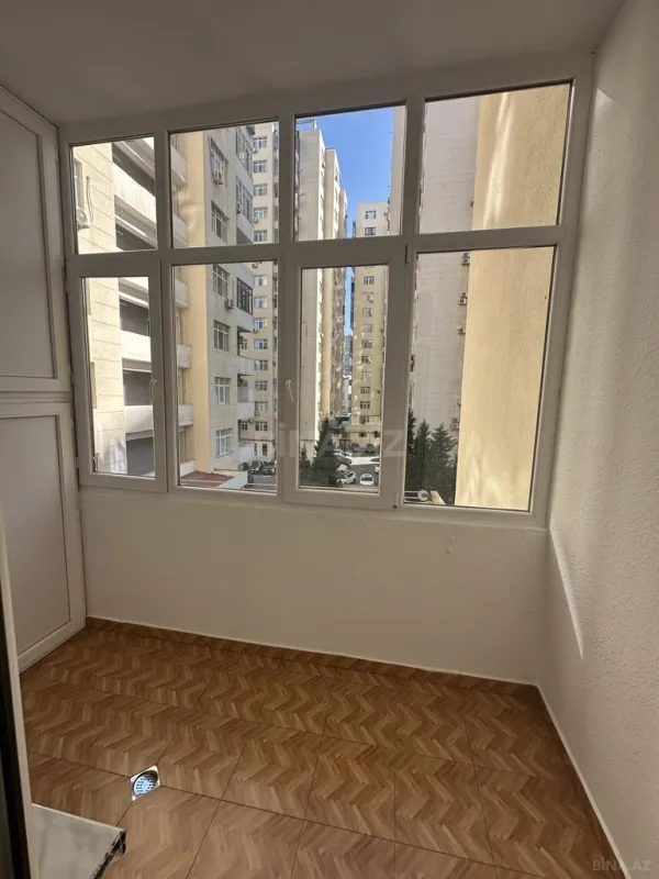 Satılır 3 otaqlı mənzil 138 m²