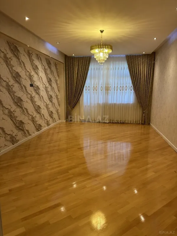 Satılır 3 otaqlı mənzil 138 m²