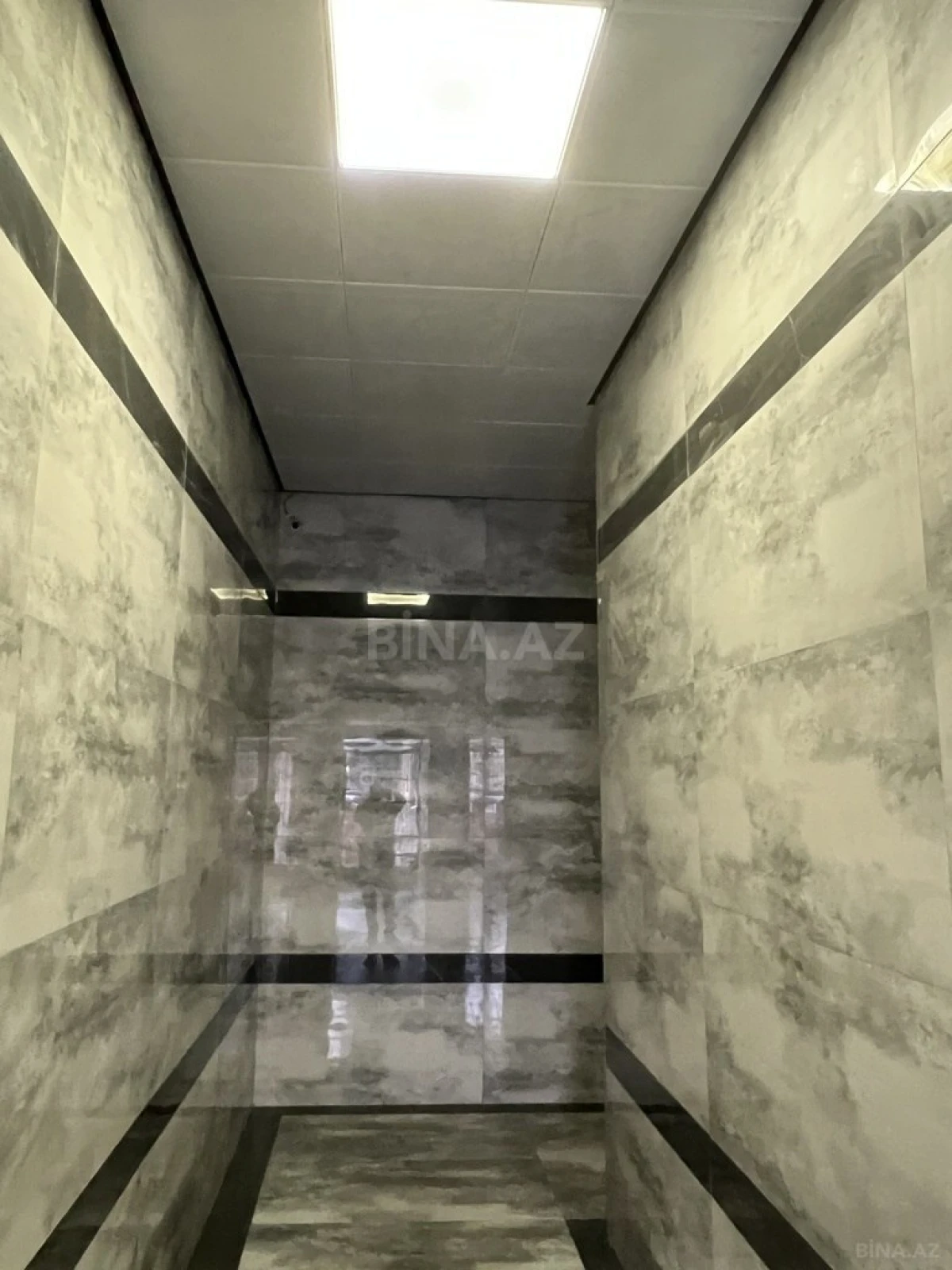 Satılır 4 otaqlı mənzil 157 m²