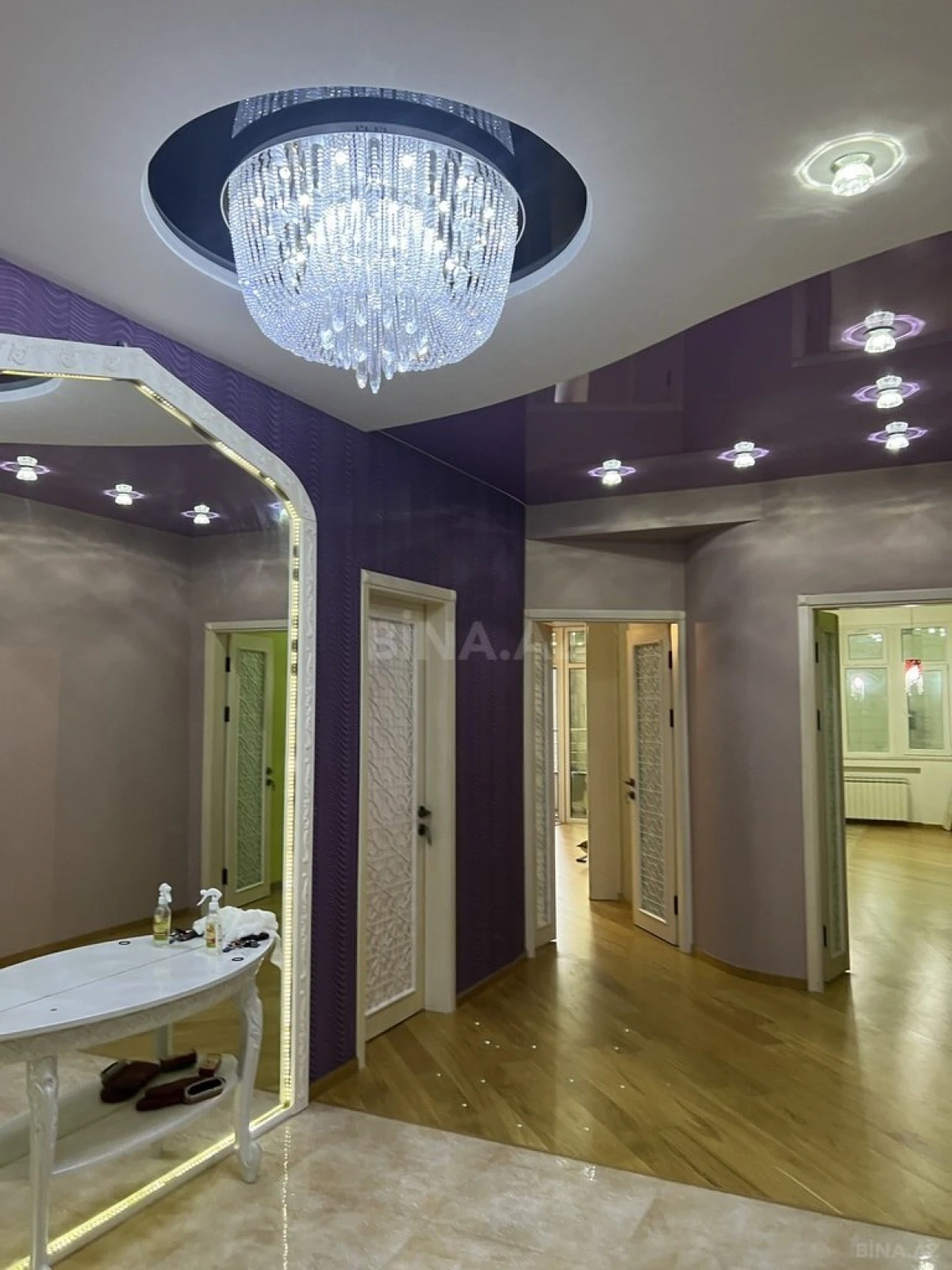 Satılır 4 otaqlı mənzil 157 m²