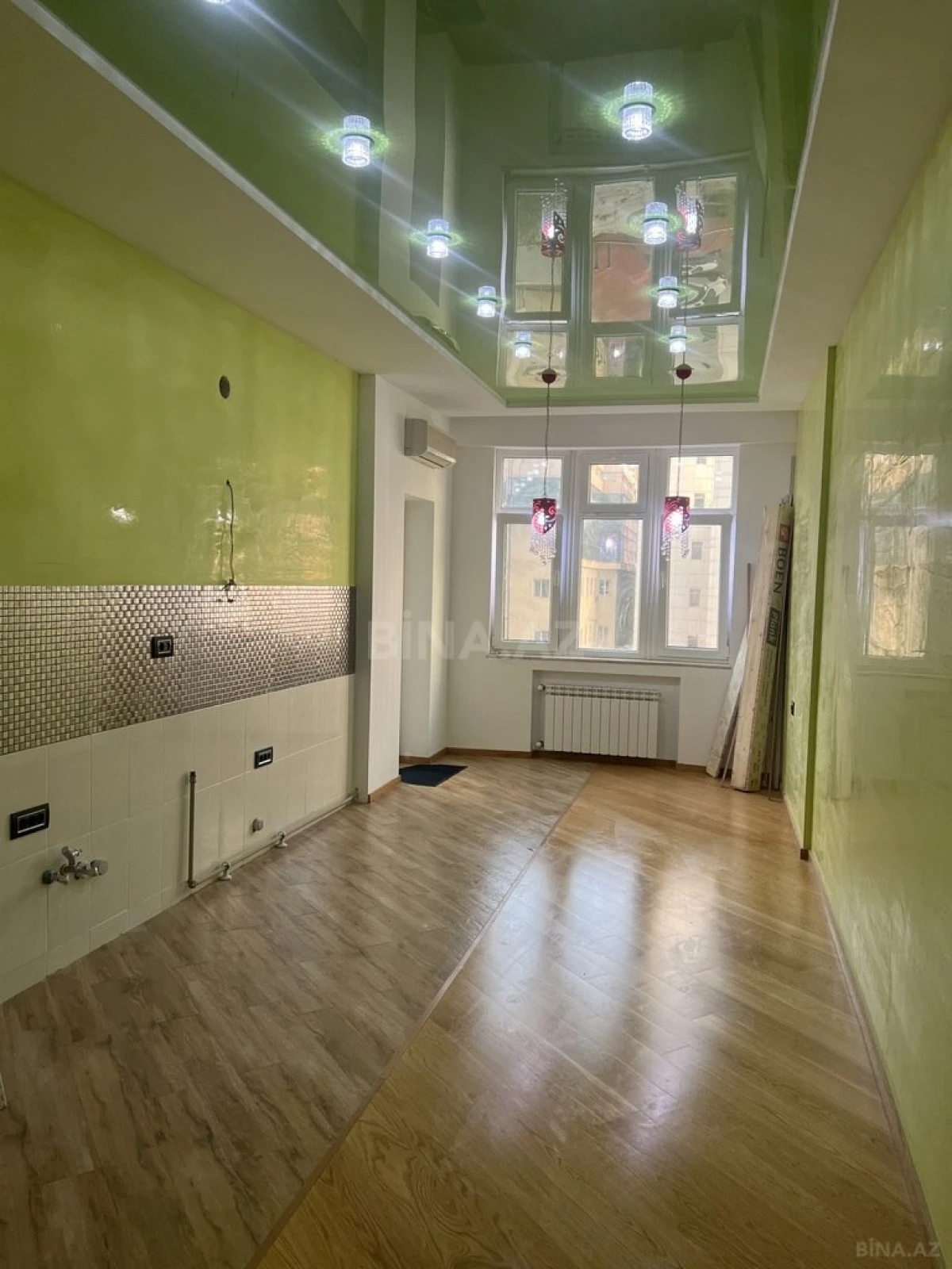 Satılır 4 otaqlı mənzil 157 m²
