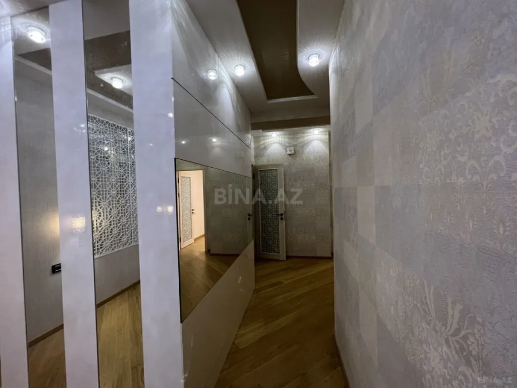 Satılır 4 otaqlı mənzil 157 m²