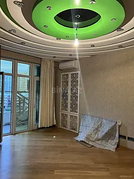 Satılır 4 otaqlı mənzil 157 m²