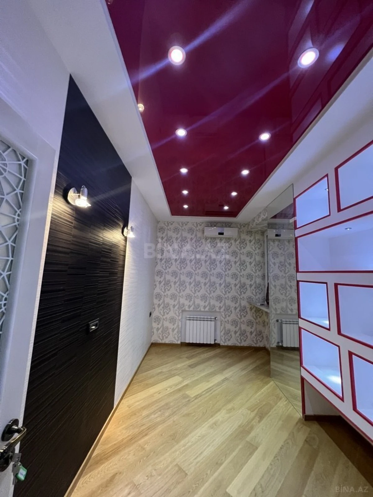 Satılır 4 otaqlı mənzil 157 m²