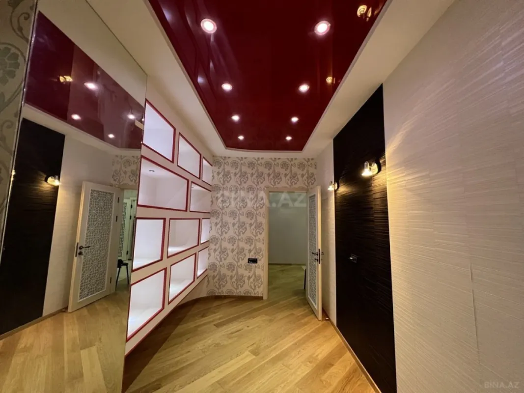 Satılır 4 otaqlı mənzil 157 m²