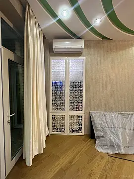 Satılır 4 otaqlı mənzil 157 m²