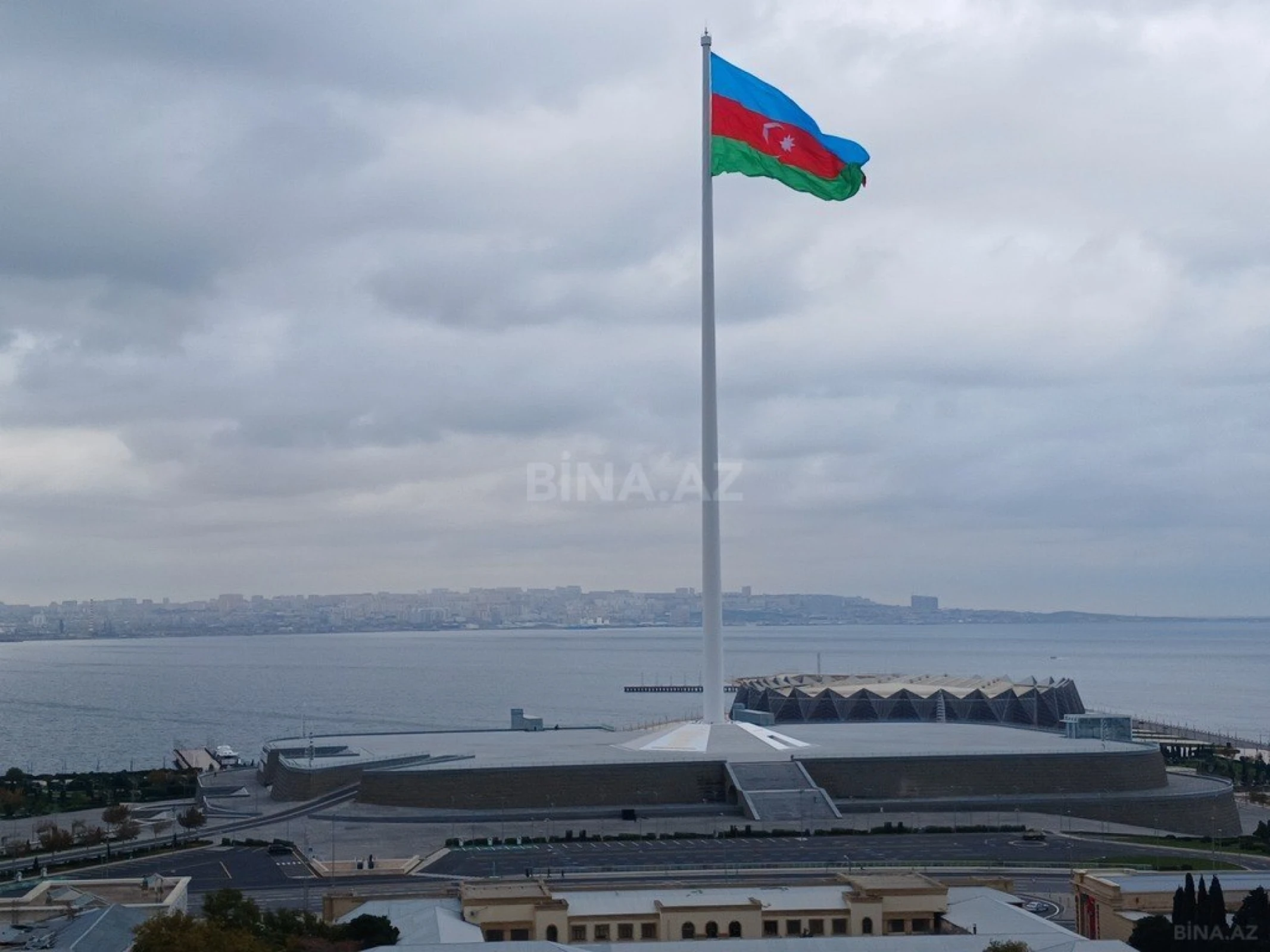 Satılır 3 otaqlı mənzil 115 m²