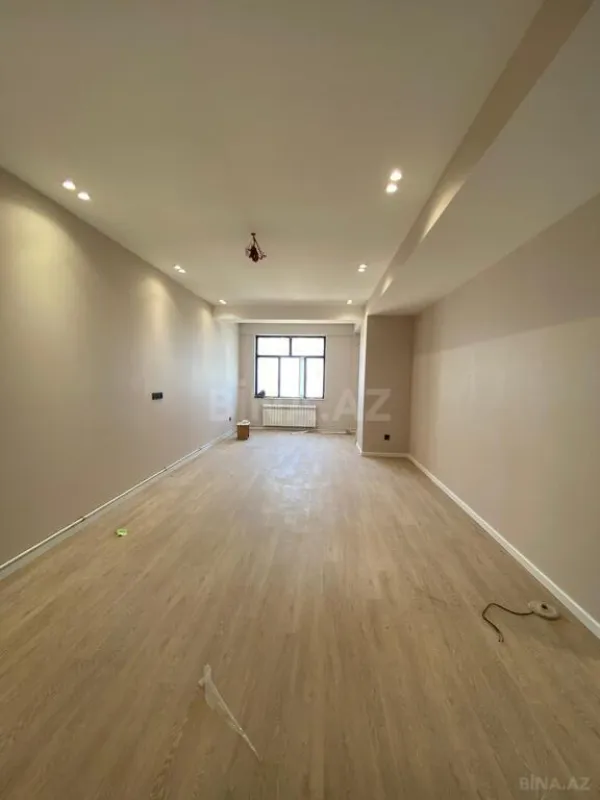 Satılır 3 otaqlı mənzil 115 m²