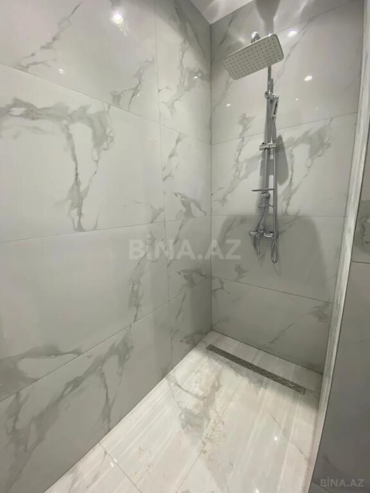 Satılır 3 otaqlı mənzil 115 m²