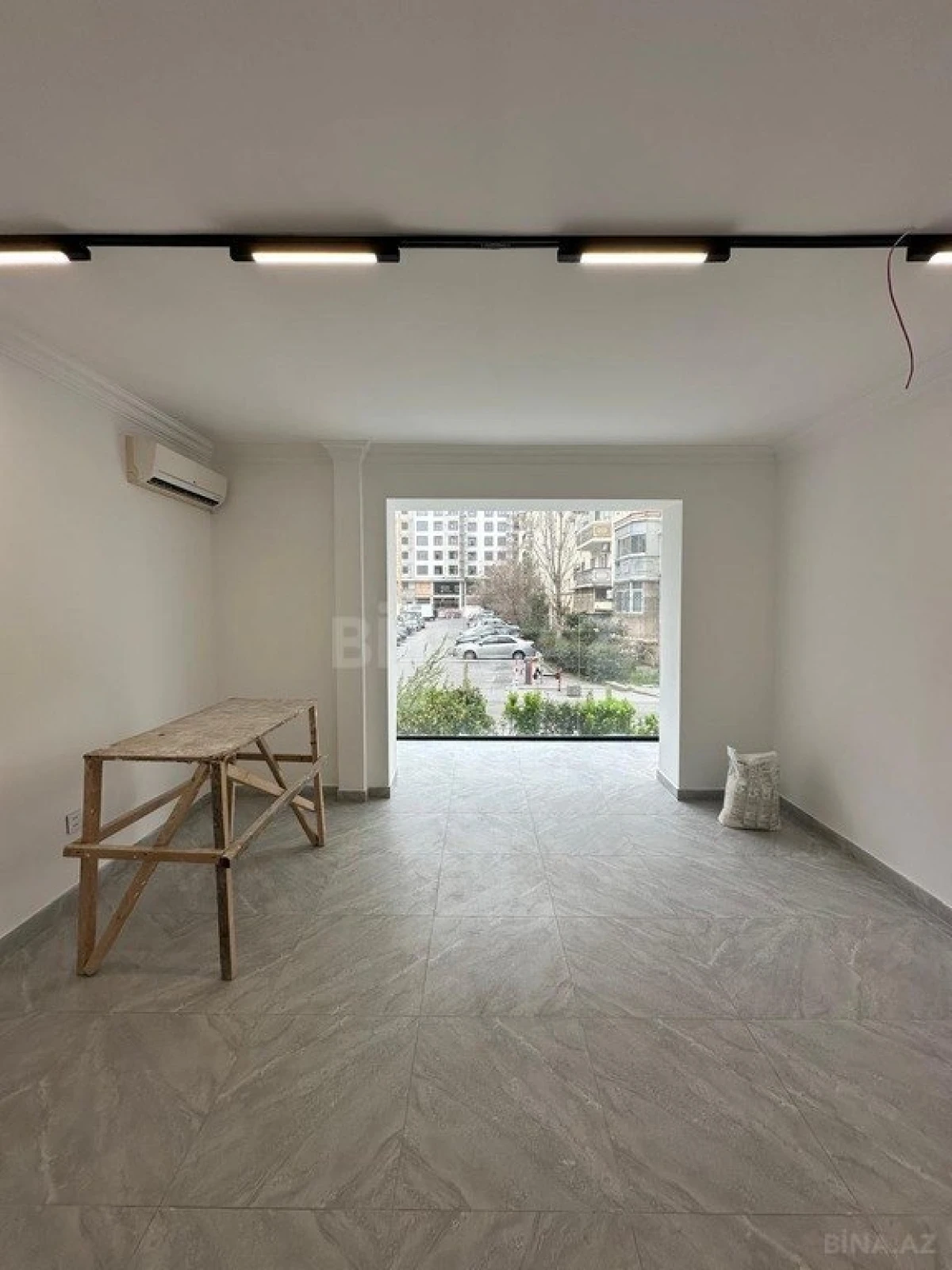 Satılır obyekt 113 m²