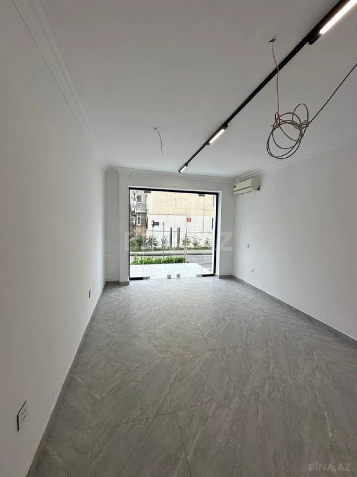 Satılır obyekt 113 m²