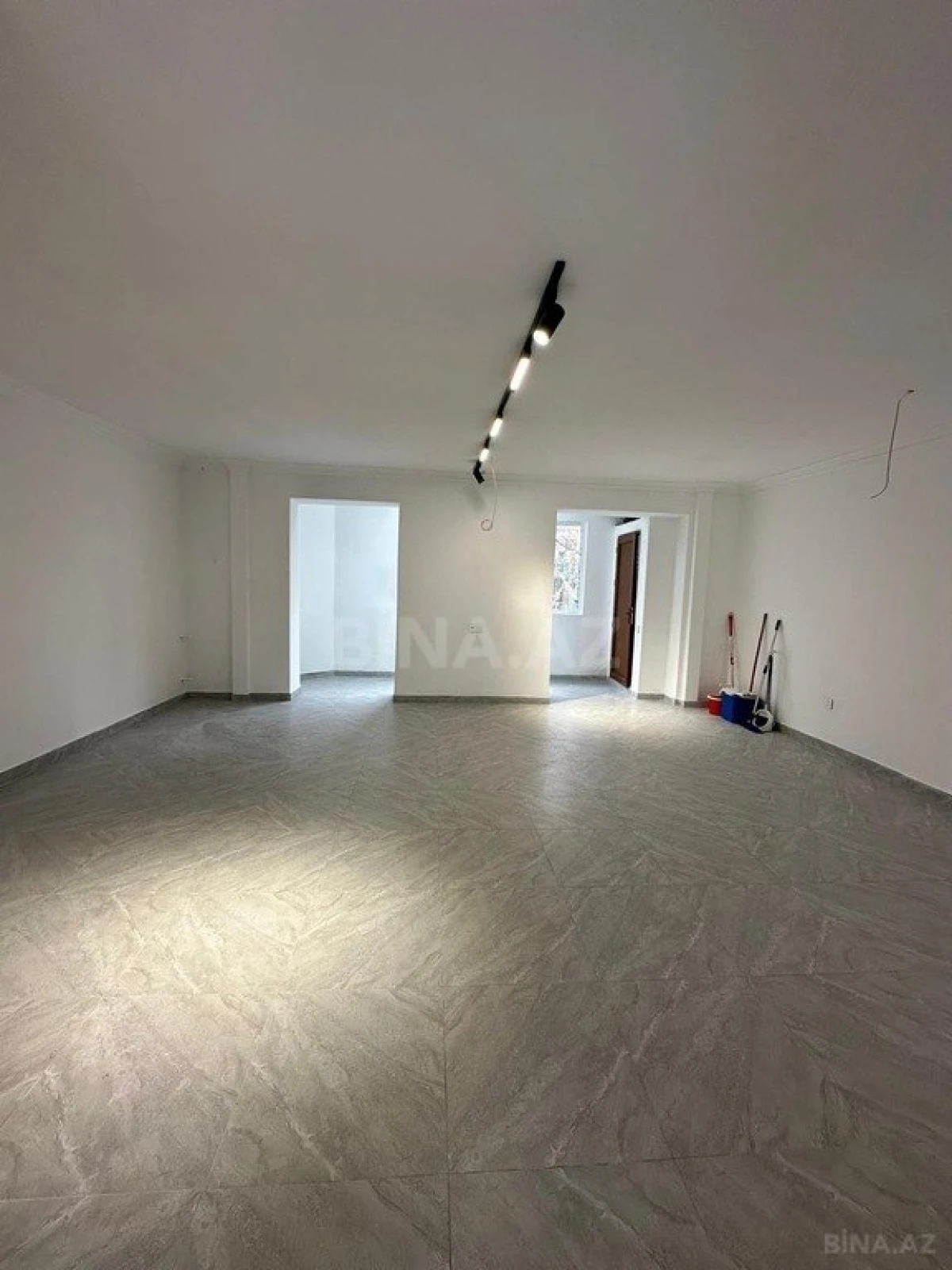 Satılır obyekt 113 m²