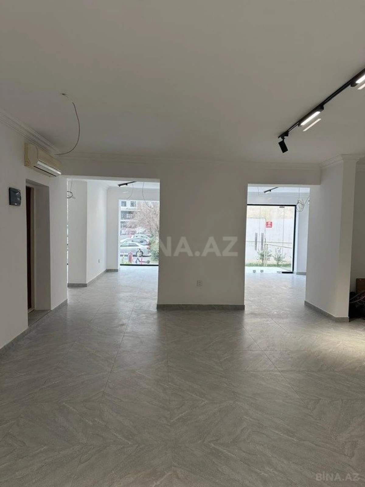 Satılır obyekt 113 m²