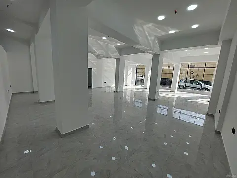 Kirayə verilir obyekt 175 m²