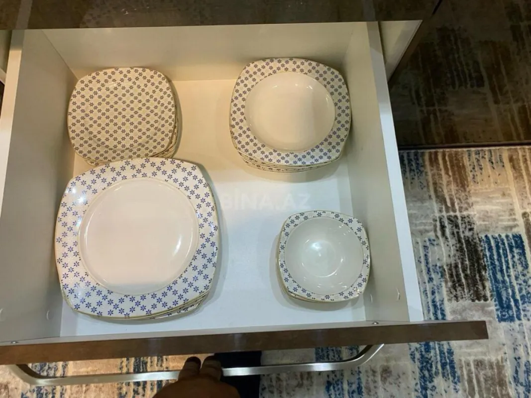 Kirayə verilir 4 otaqlı mənzil 120 m²