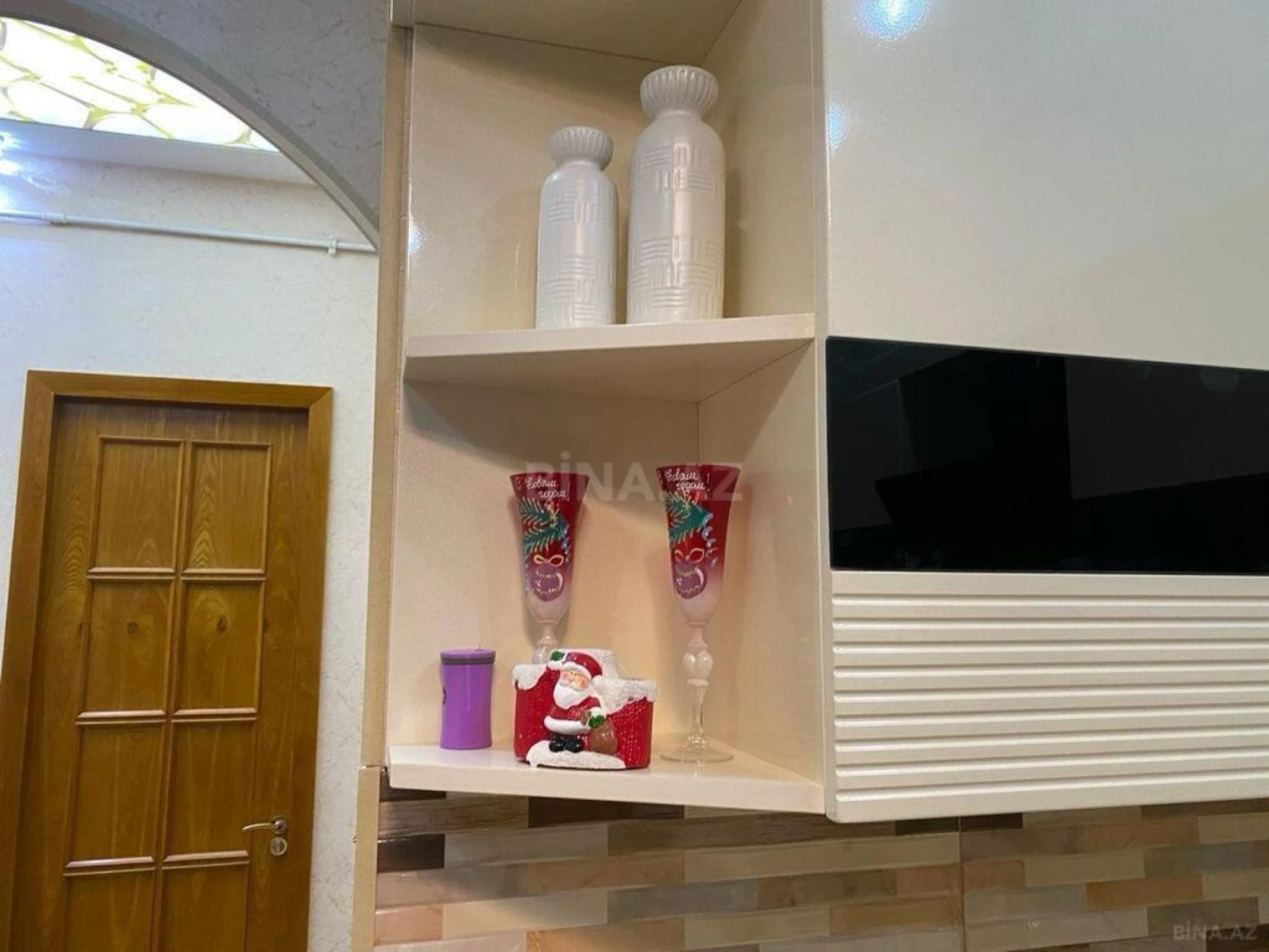 Kirayə verilir 4 otaqlı mənzil 120 m²