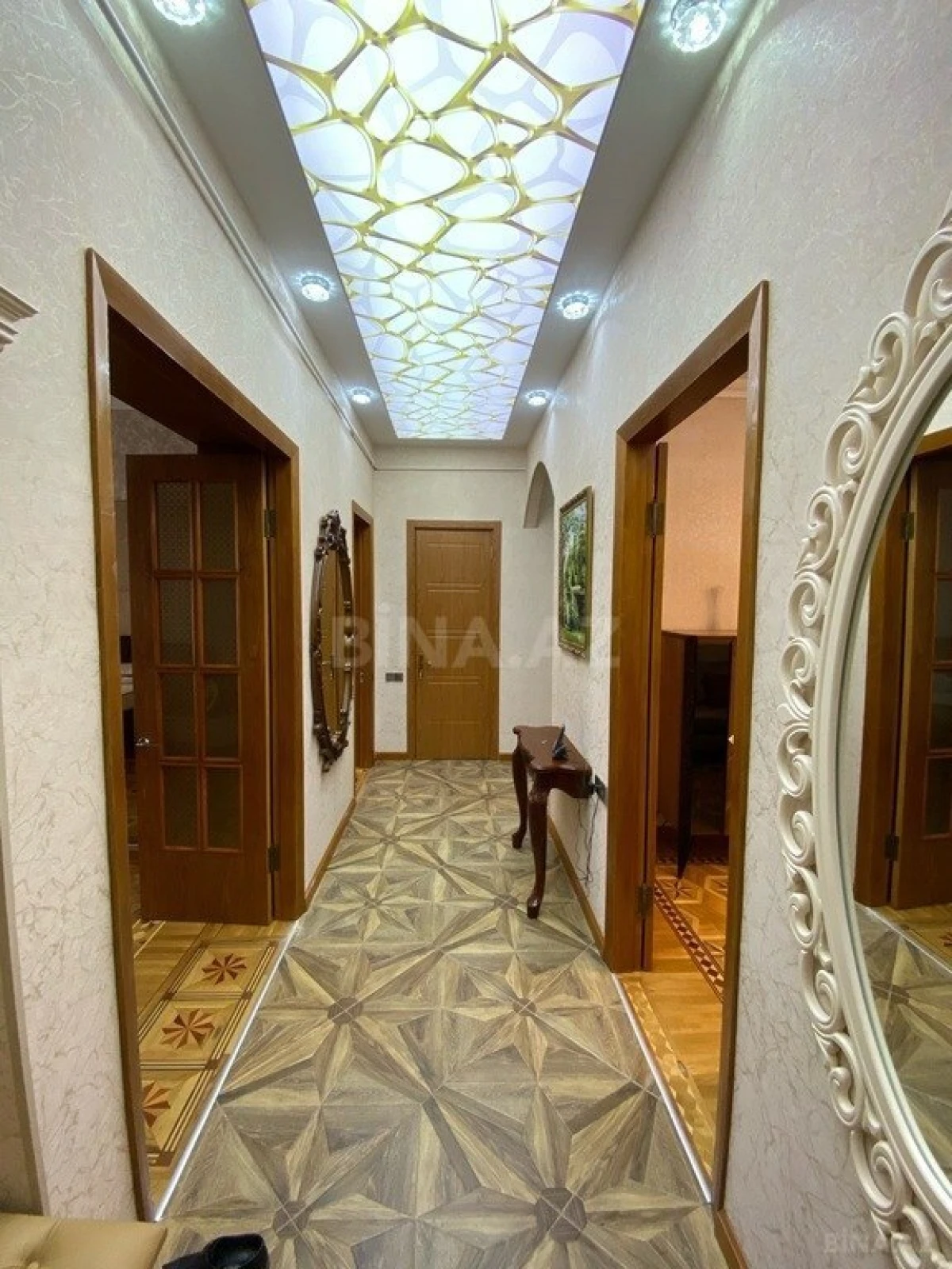 Kirayə verilir 4 otaqlı mənzil 120 m²