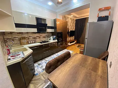 Kirayə verilir 4 otaqlı mənzil 120 m²