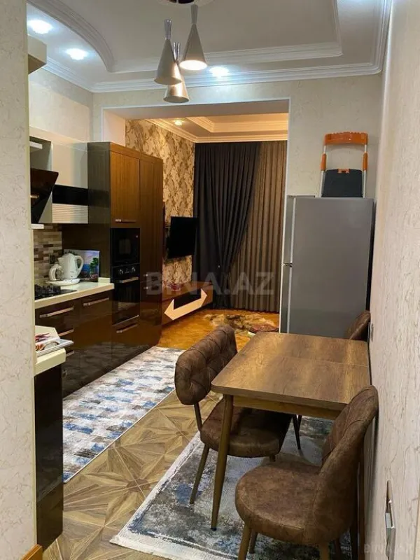 Kirayə verilir 4 otaqlı mənzil 120 m²