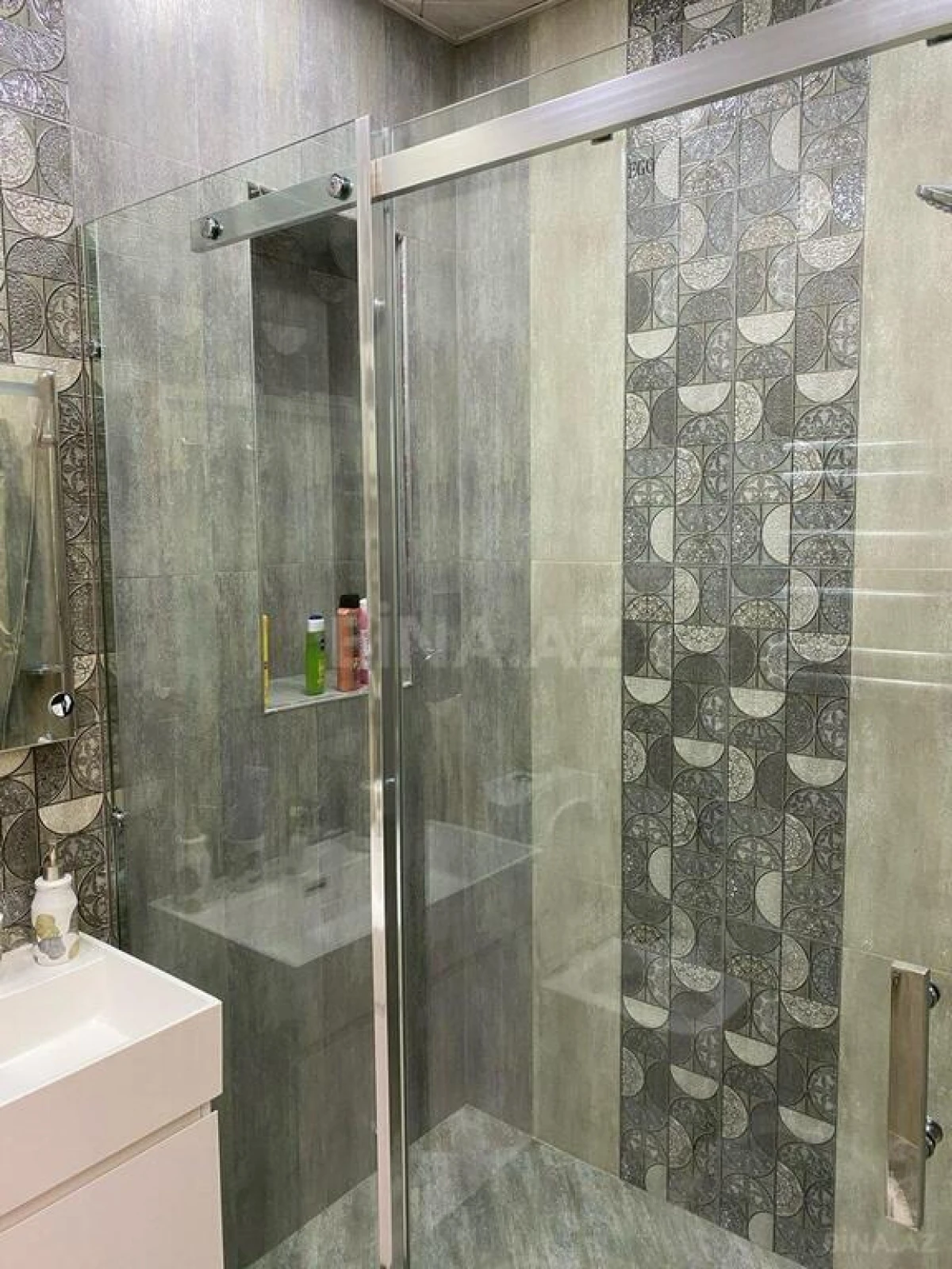 Kirayə verilir 4 otaqlı mənzil 120 m²