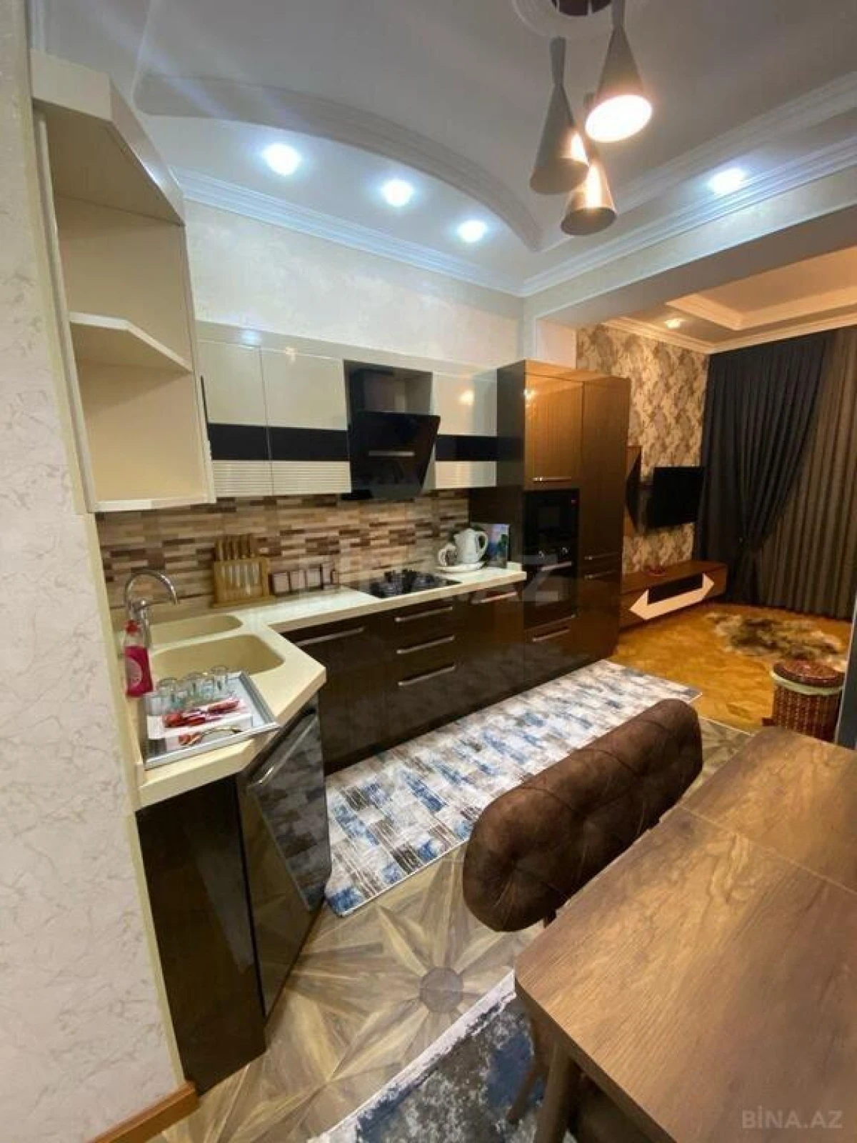 Kirayə verilir 4 otaqlı mənzil 120 m²
