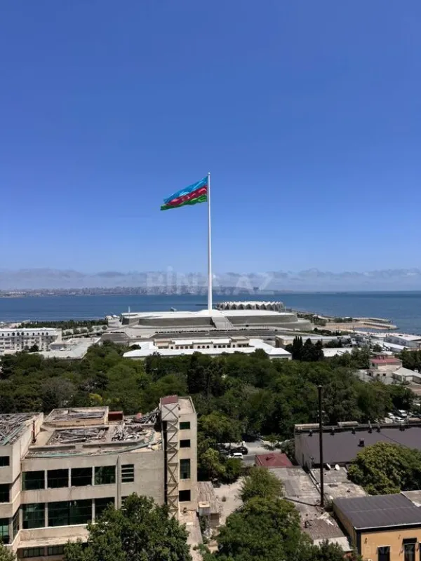 Satılır 3 otaqlı mənzil 115 m²