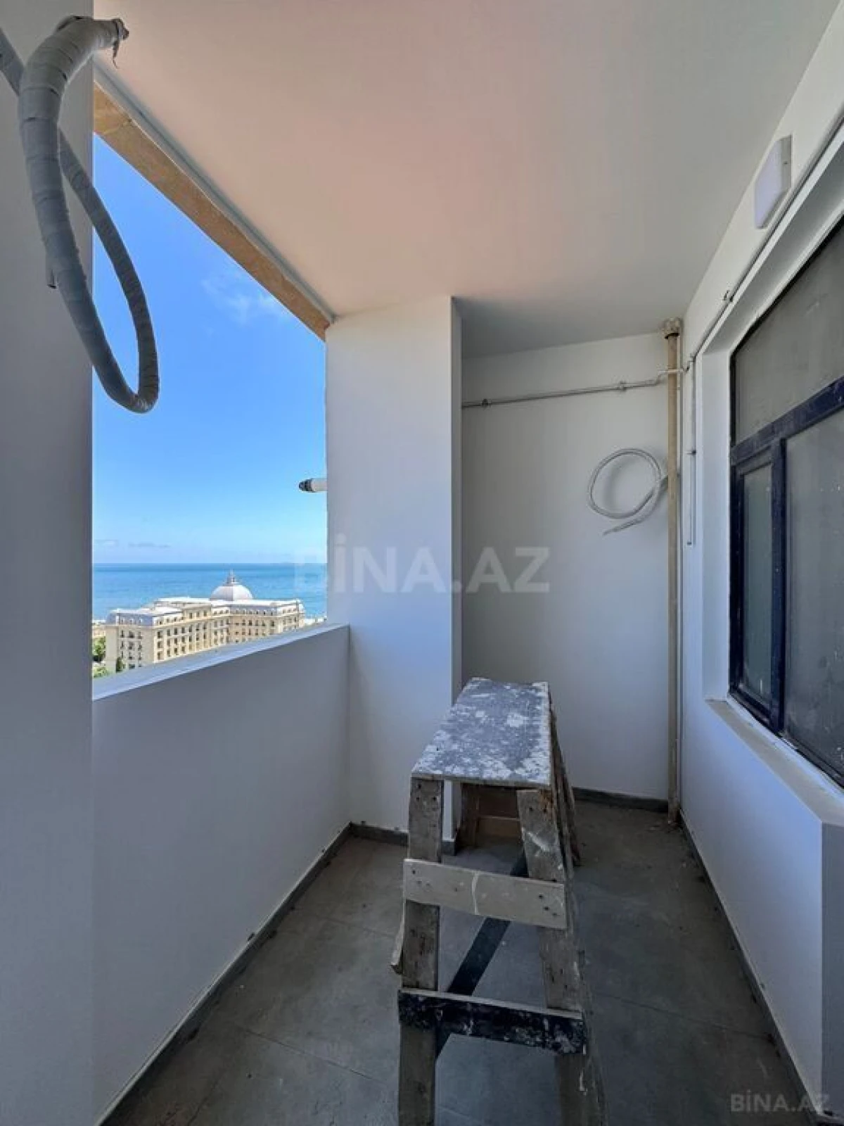 Satılır 3 otaqlı mənzil 115 m²