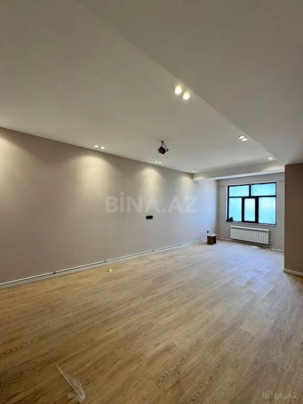 Satılır 3 otaqlı mənzil 115 m²