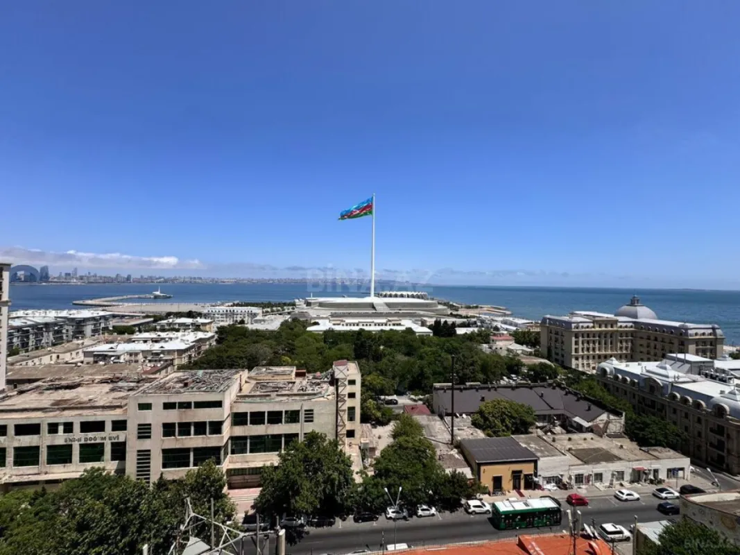 Satılır 3 otaqlı mənzil 115 m²