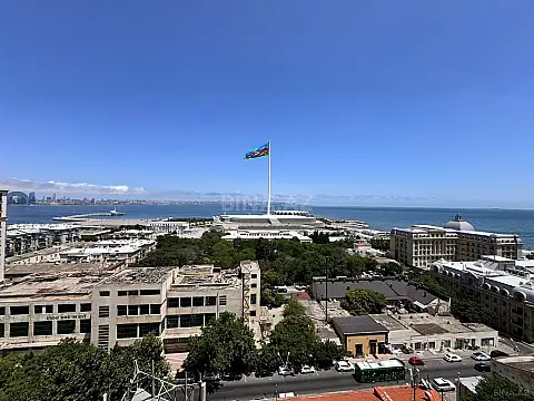 Satılır 3 otaqlı mənzil 115 m²