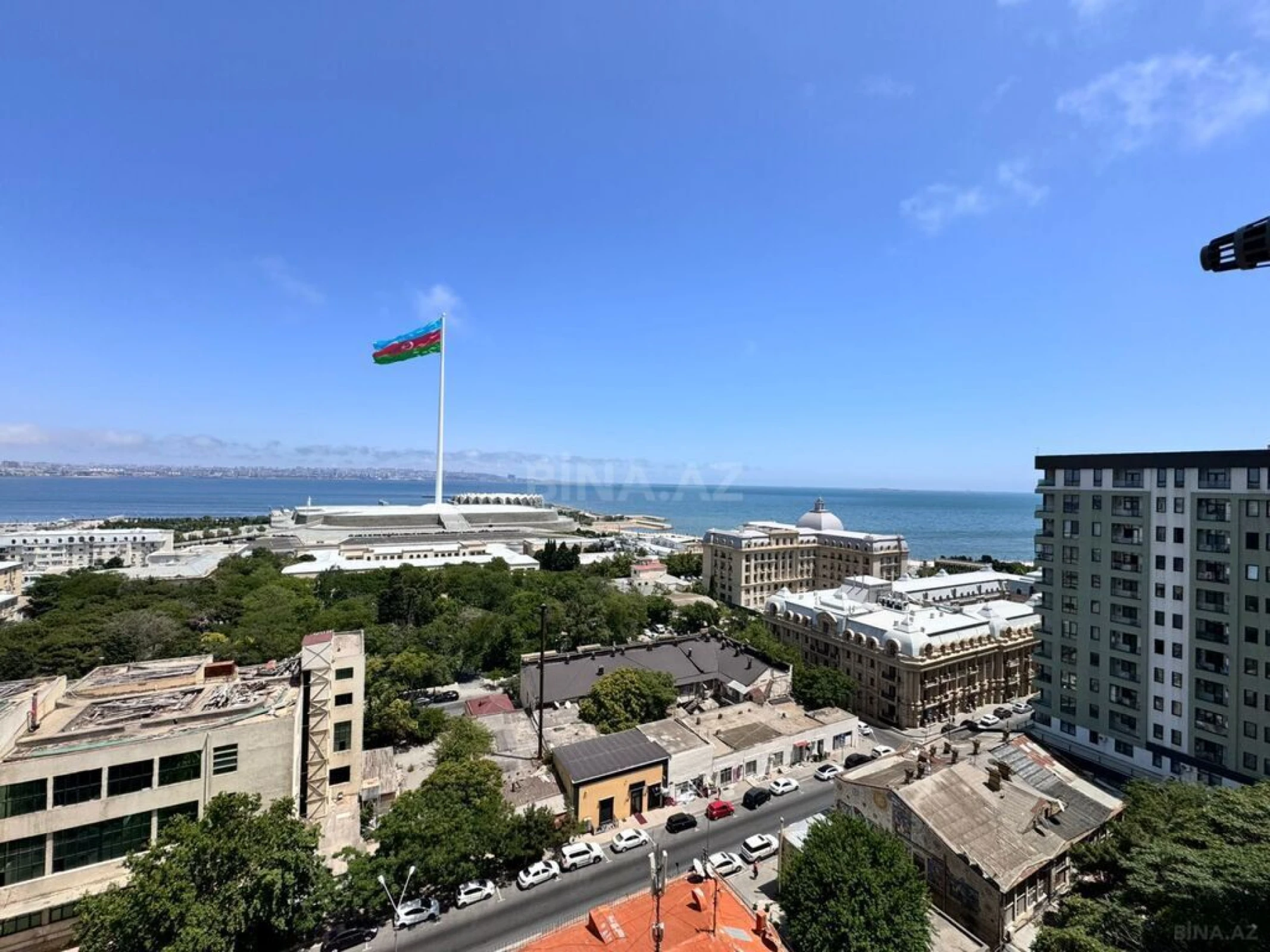 Satılır 3 otaqlı mənzil 115 m²