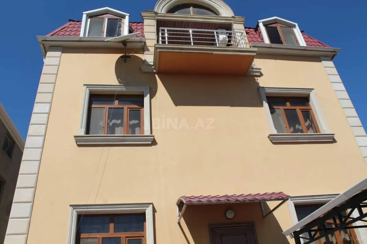 Satılır 7 otaqlı həyət evi 330 m²