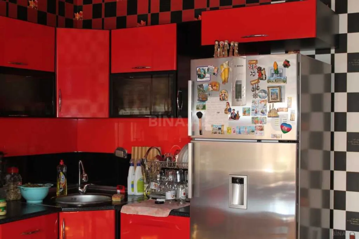 Satılır 7 otaqlı həyət evi 330 m²