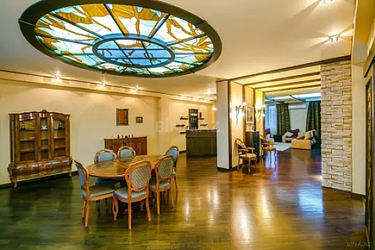 Kirayə verilir 6 otaqlı mənzil 350 m²