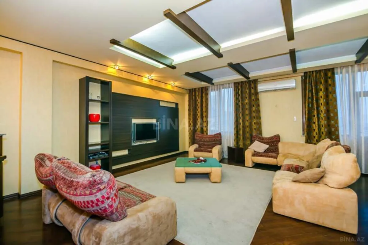 Kirayə verilir 6 otaqlı mənzil 350 m²