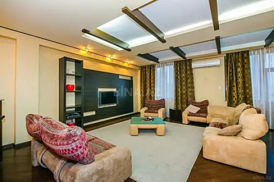 Kirayə verilir 6 otaqlı mənzil 350 m²