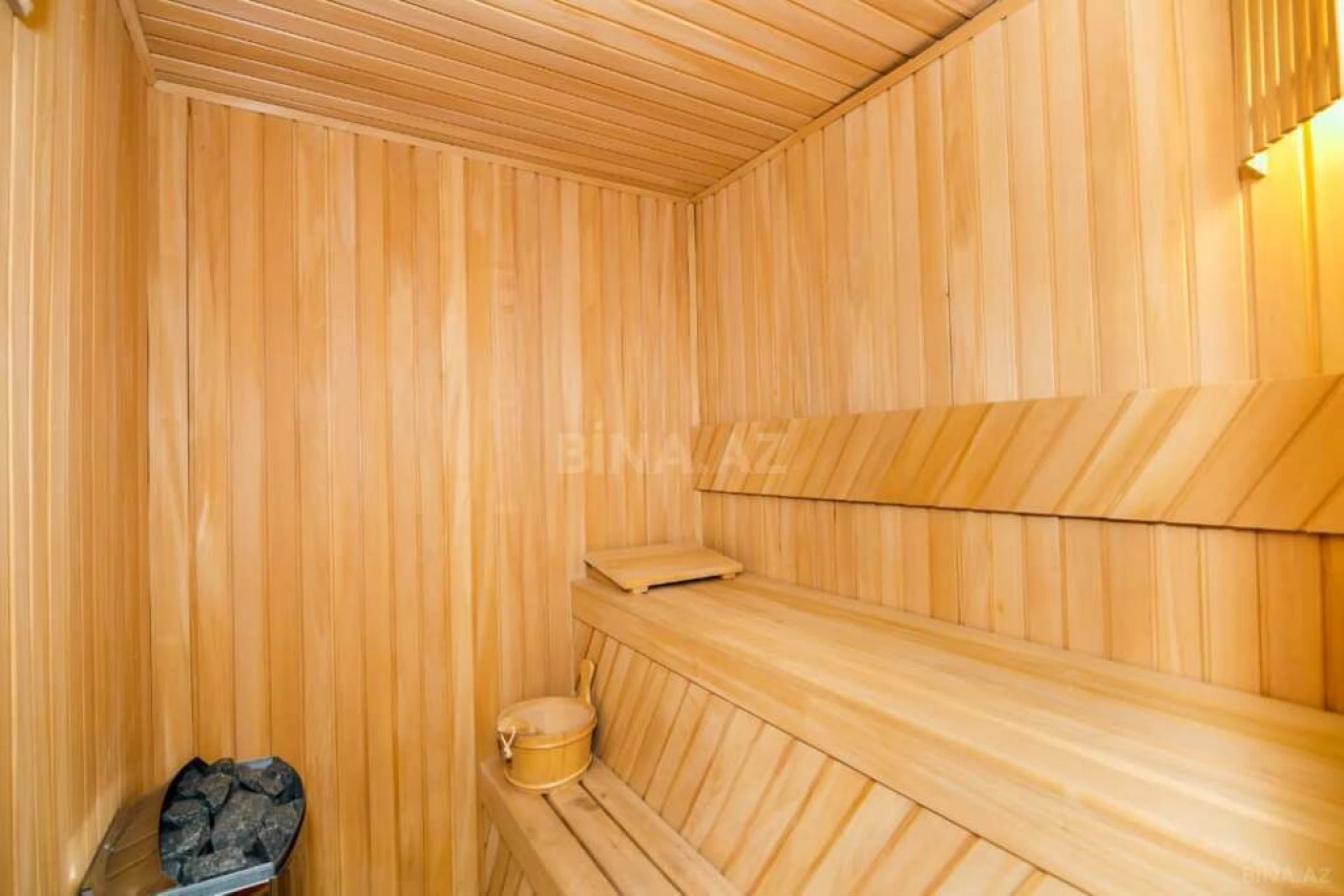 Kirayə verilir 6 otaqlı mənzil 350 m²