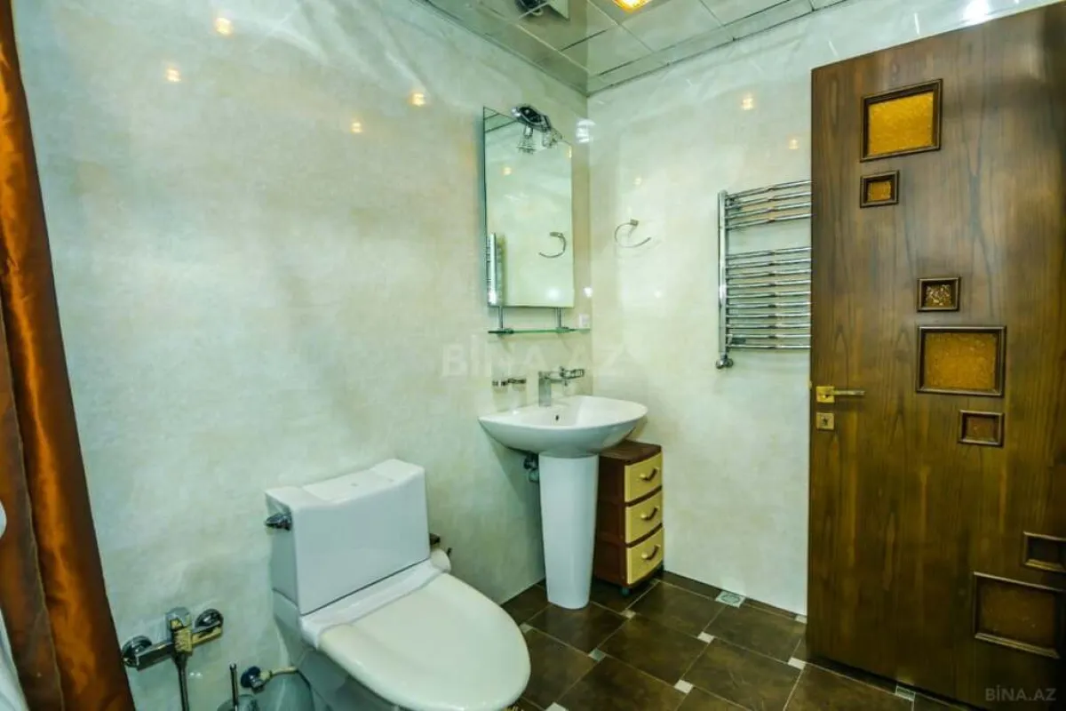 Kirayə verilir 6 otaqlı mənzil 350 m²