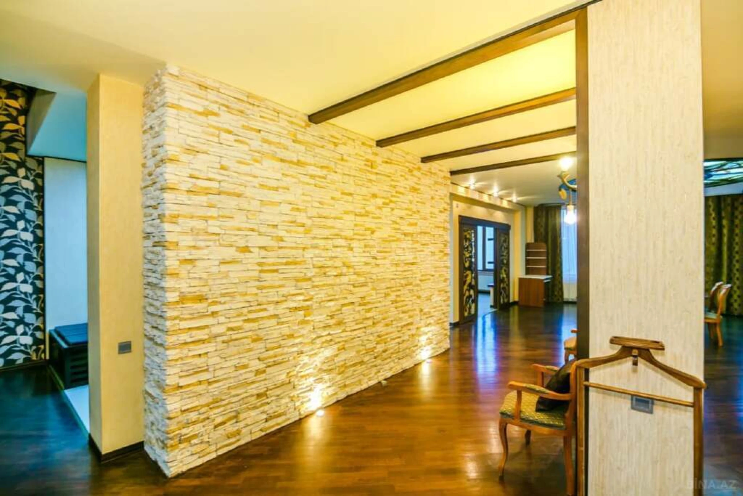 Kirayə verilir 6 otaqlı mənzil 350 m²