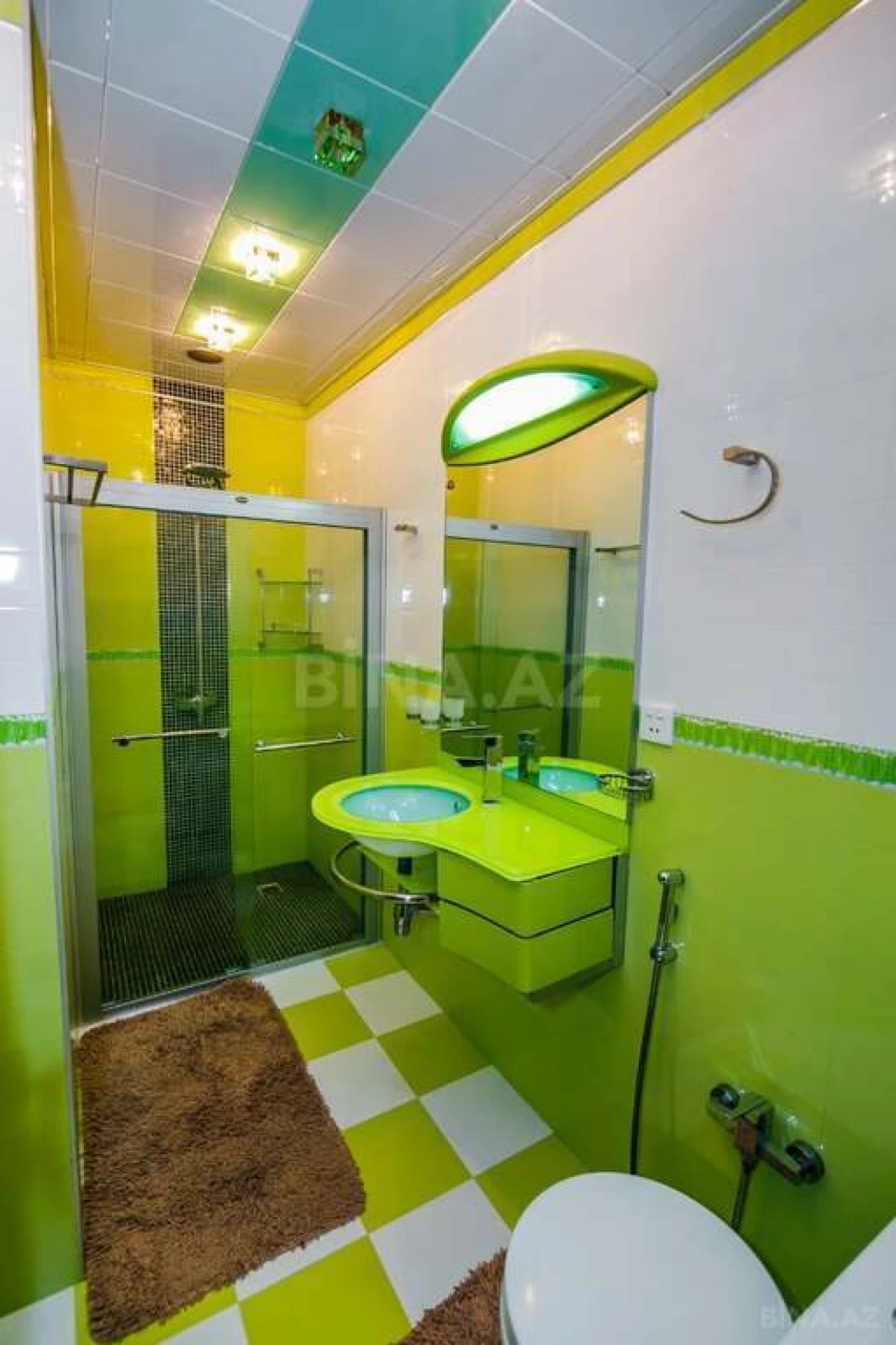 Kirayə verilir 6 otaqlı mənzil 350 m²