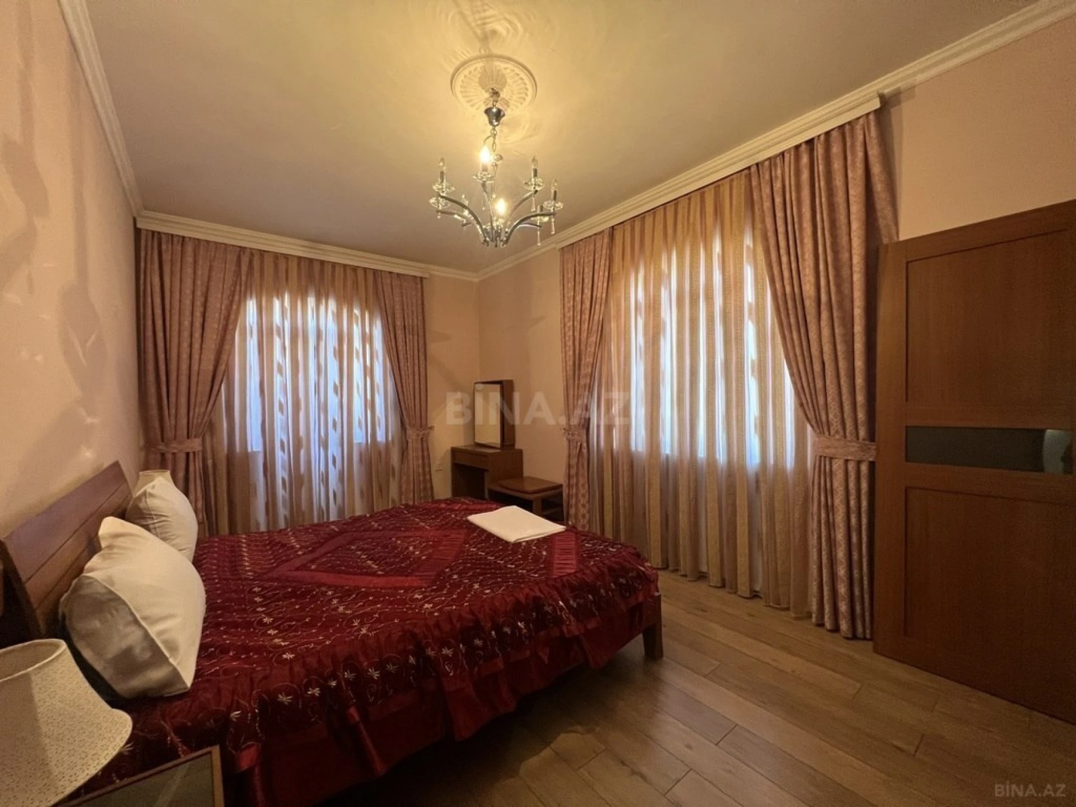 Kirayə verilir 5 otaqlı həyət evi 400 m²