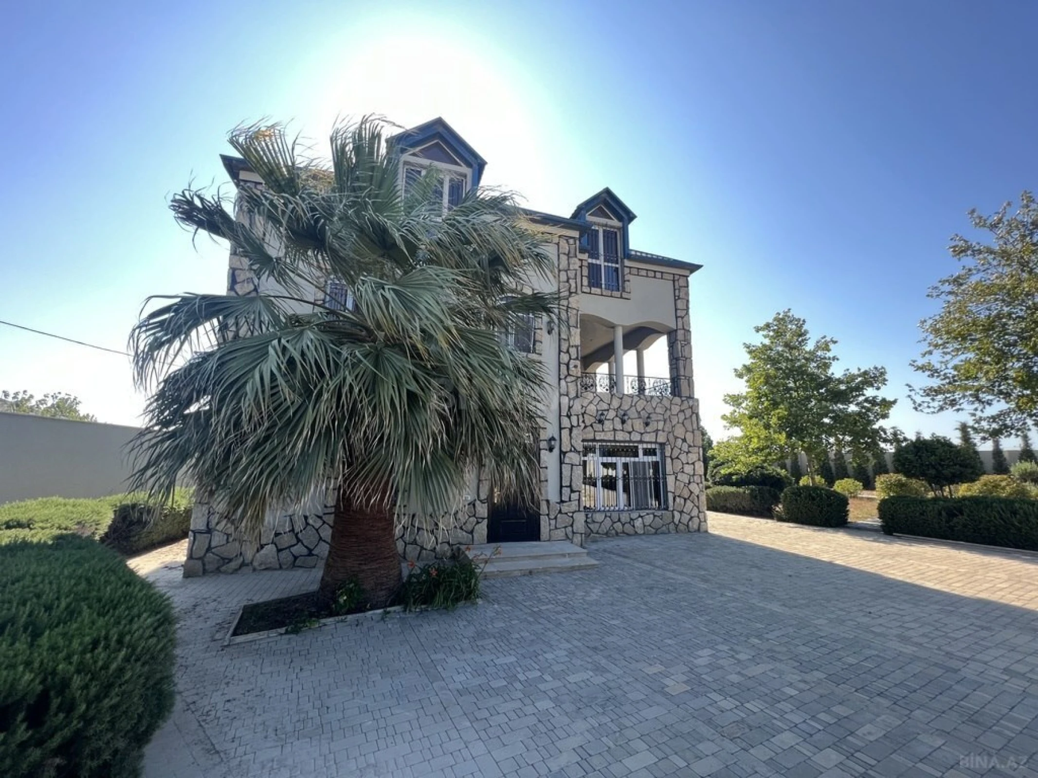 Kirayə verilir 5 otaqlı həyət evi 400 m²