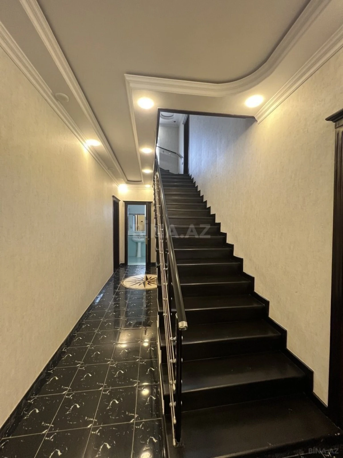 Kirayə verilir 5 otaqlı həyət evi 400 m²