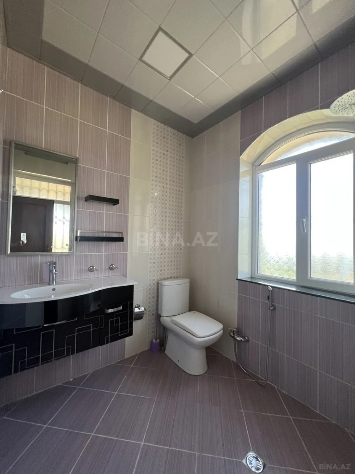 Kirayə verilir 5 otaqlı həyət evi 400 m²