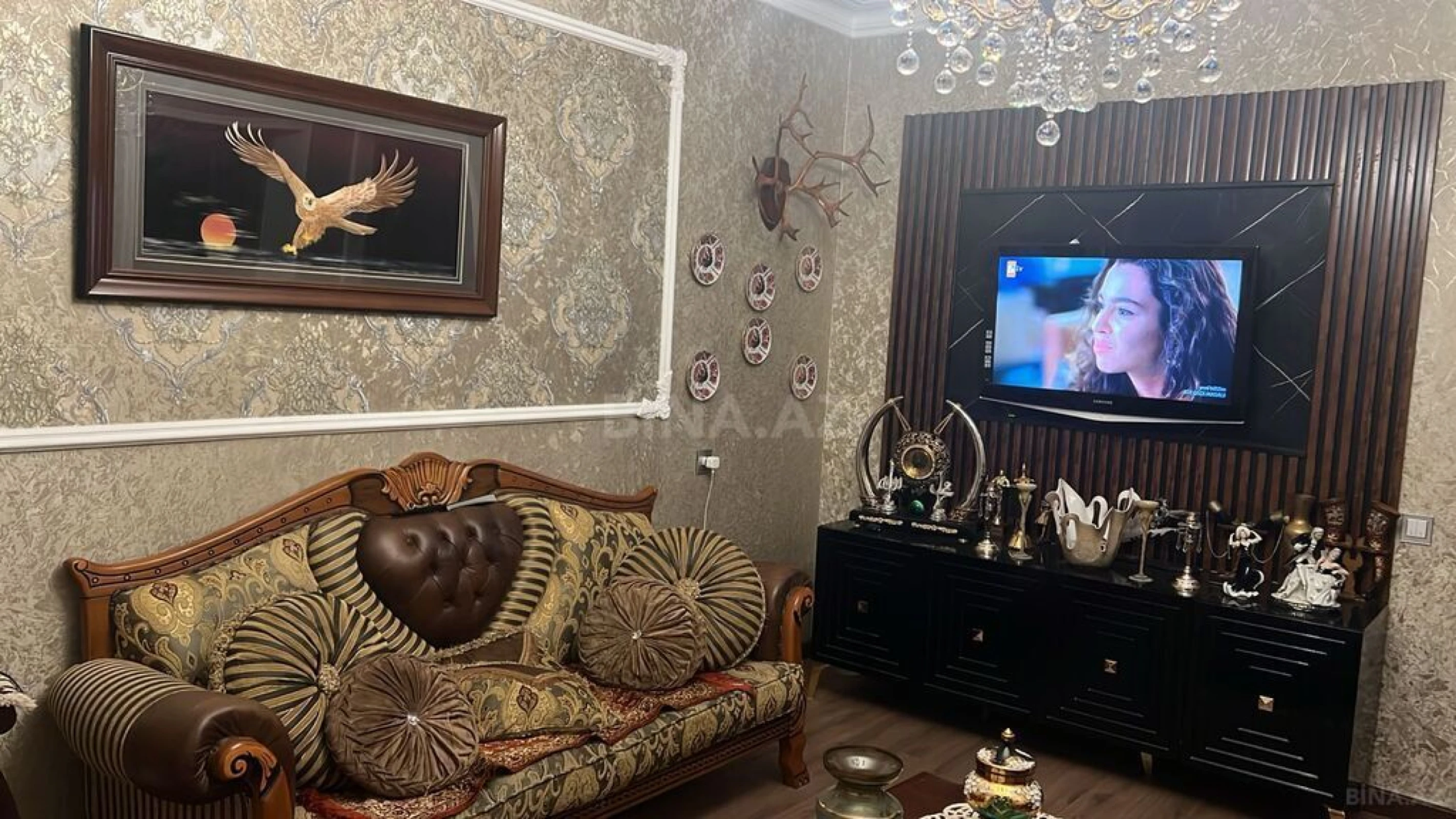 Satılır 10 otaqlı həyət evi 550 m²