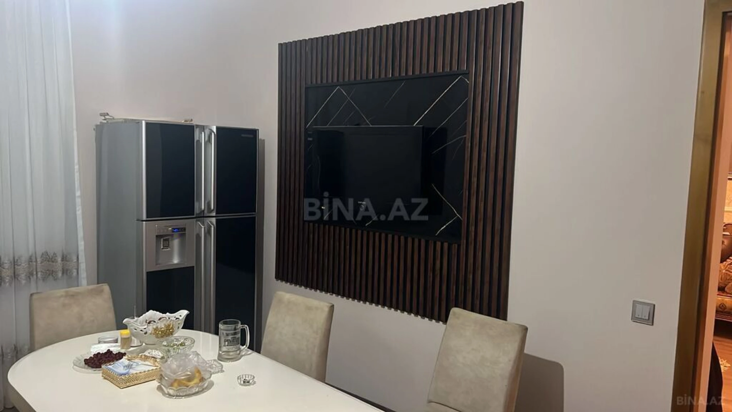 Satılır 10 otaqlı həyət evi 550 m²