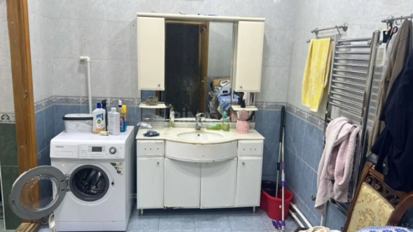 Satılır 10 otaqlı həyət evi 550 m²